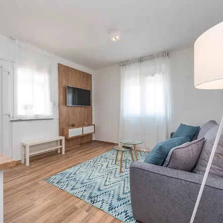 Luxury - La 5& 6 Apartment Vir