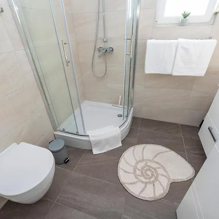 Luxury - La 5& 6 * Vir