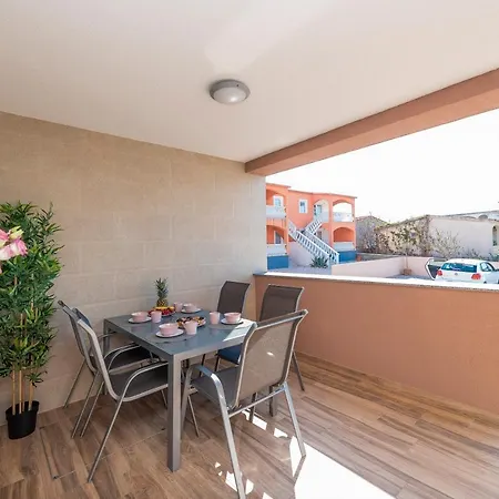 Apartment Luxury - La 5& 6 *