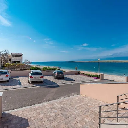 Luxury - La 5& 6 Apartment Vir