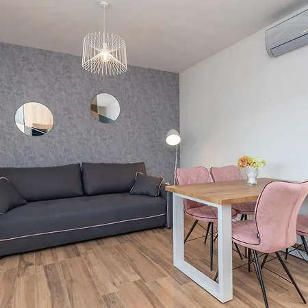 Luxury - La 5& 6 Apartment *