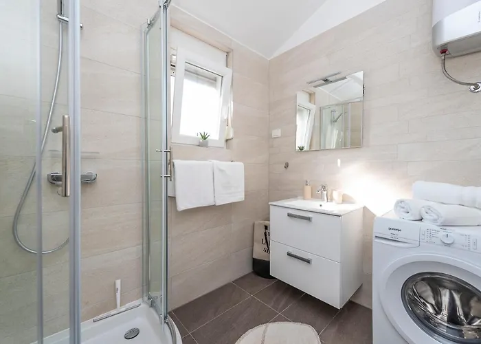 Luxury - La 5& 6 Apartment