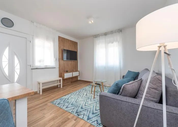 Luxury - La 5& 6 Apartment Vir