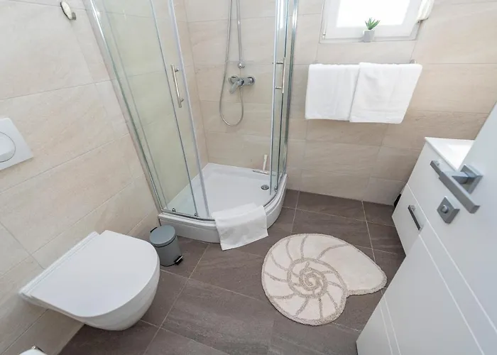 Luxury - La 5& 6 * Vir