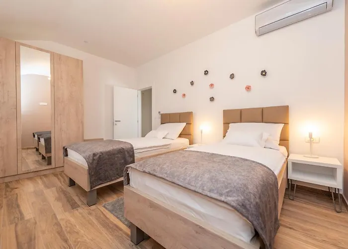 Luxury - La 5& 6 Apartment