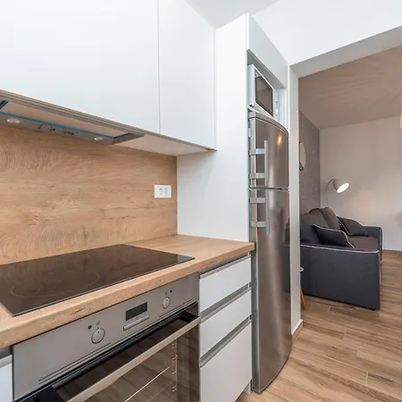 Luxury - La 5& 6 * Vir