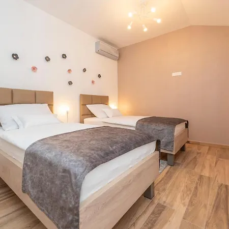 Apartment Luxury - La 5& 6 *